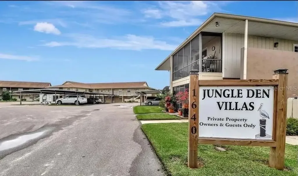 1640 Juno Trail Astor FL 32102