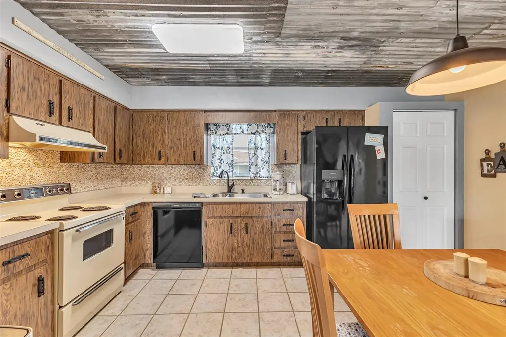 1640 Juno Trail Astor FL 32102