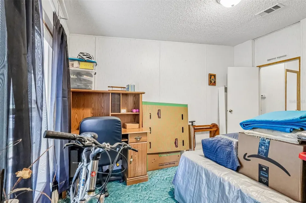 2903 Cr 426e Lake Panasoffkee FL 33538