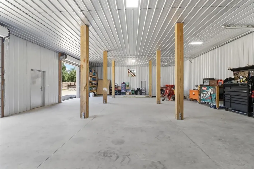 9560 N Parkwood Avenue Dunnellon FL 34433