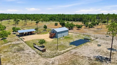 9560 N Parkwood Avenue Dunnellon FL 34433