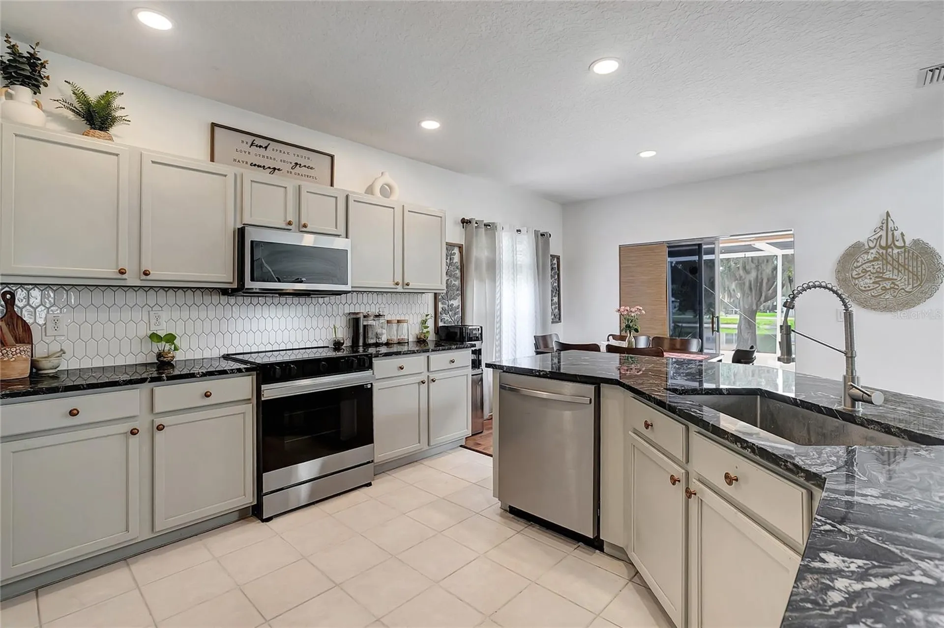 18147 Canal Pointe Street Tampa FL 33647