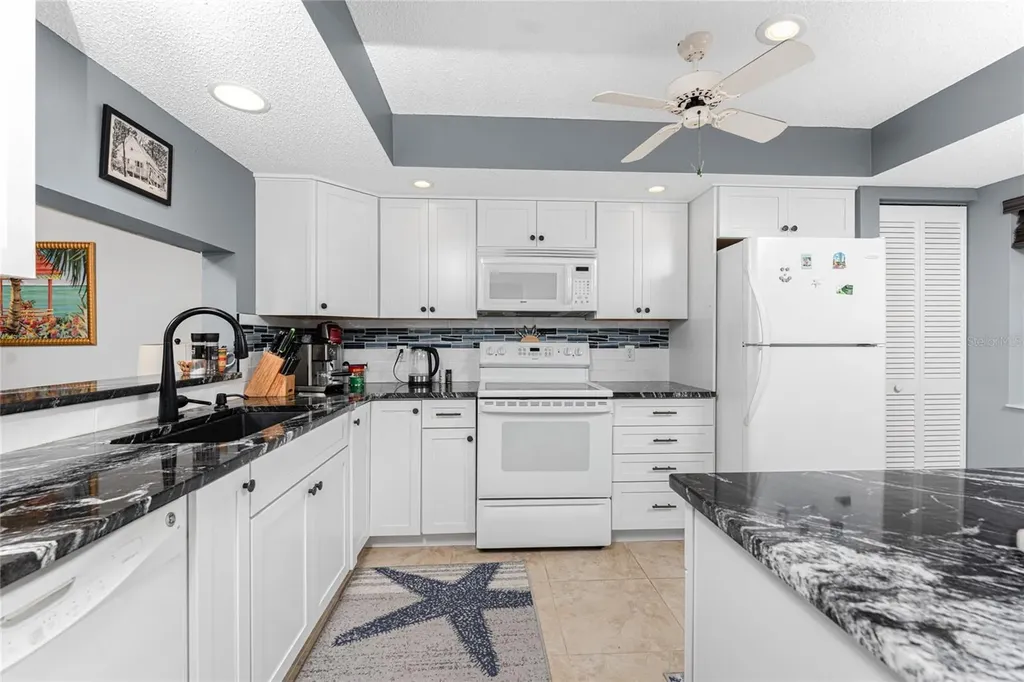 511 Pine Hollow Circle Englewood FL 34223