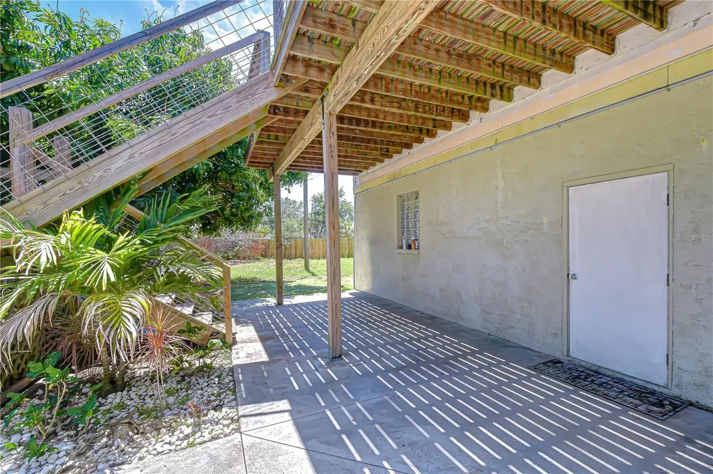 3437 59th Street N St Petersburg FL 33710
