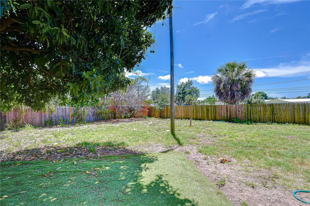 3437 59th Street N St Petersburg FL 33710