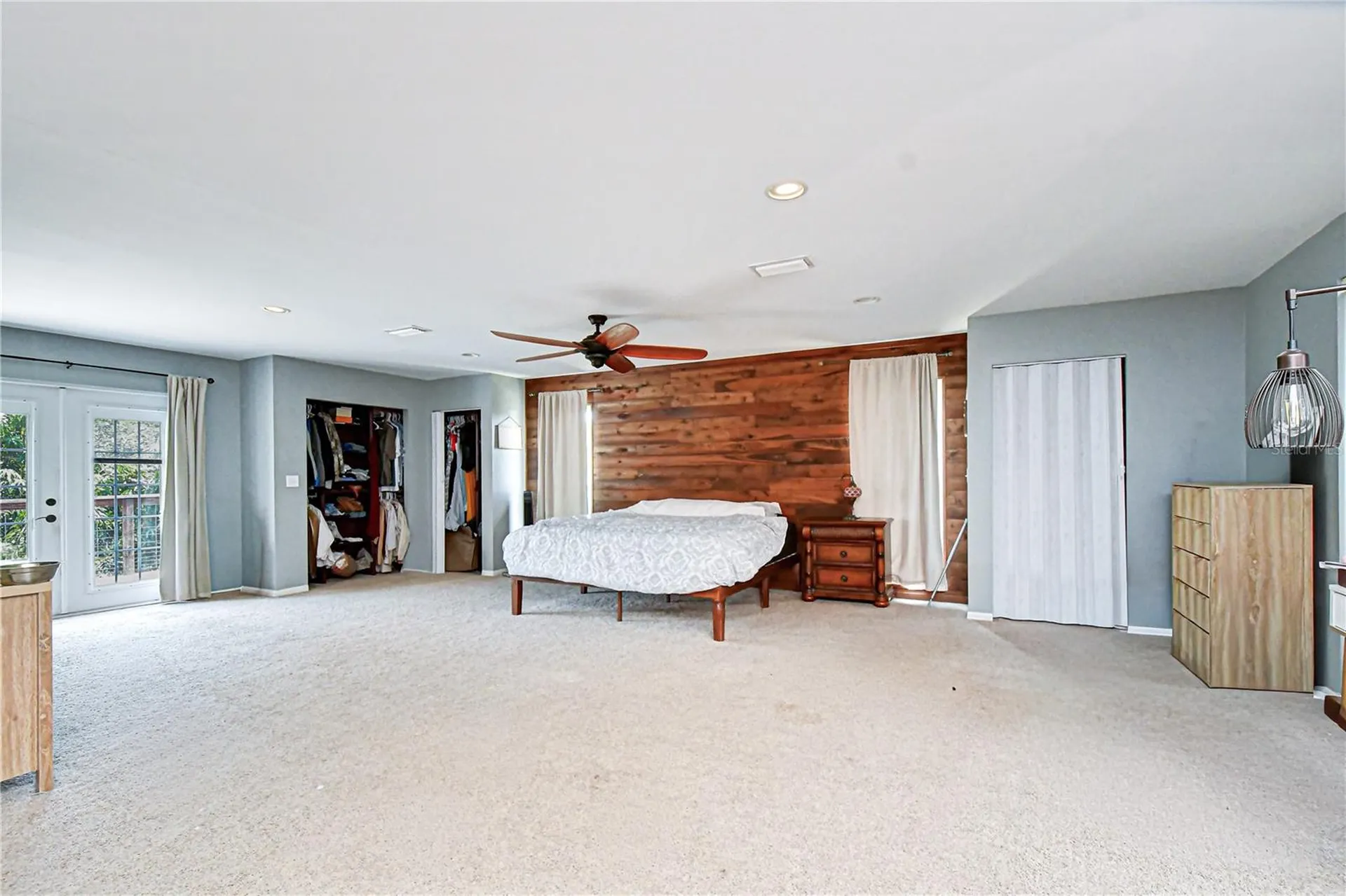 3437 59th Street N St Petersburg FL 33710