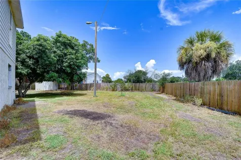 3437 59th Street N St Petersburg FL 33710