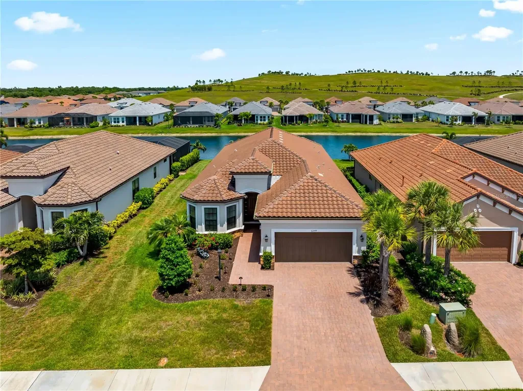 6249 Mesa Glen Bradenton FL 34203