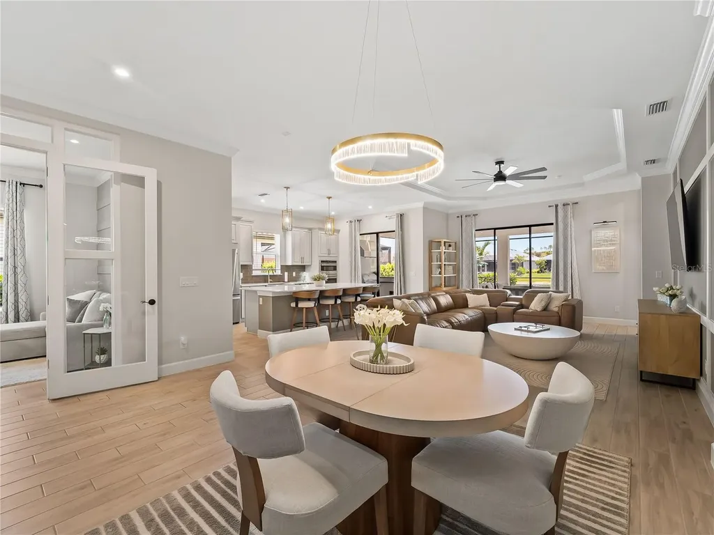 6249 Mesa Glen Bradenton FL 34203