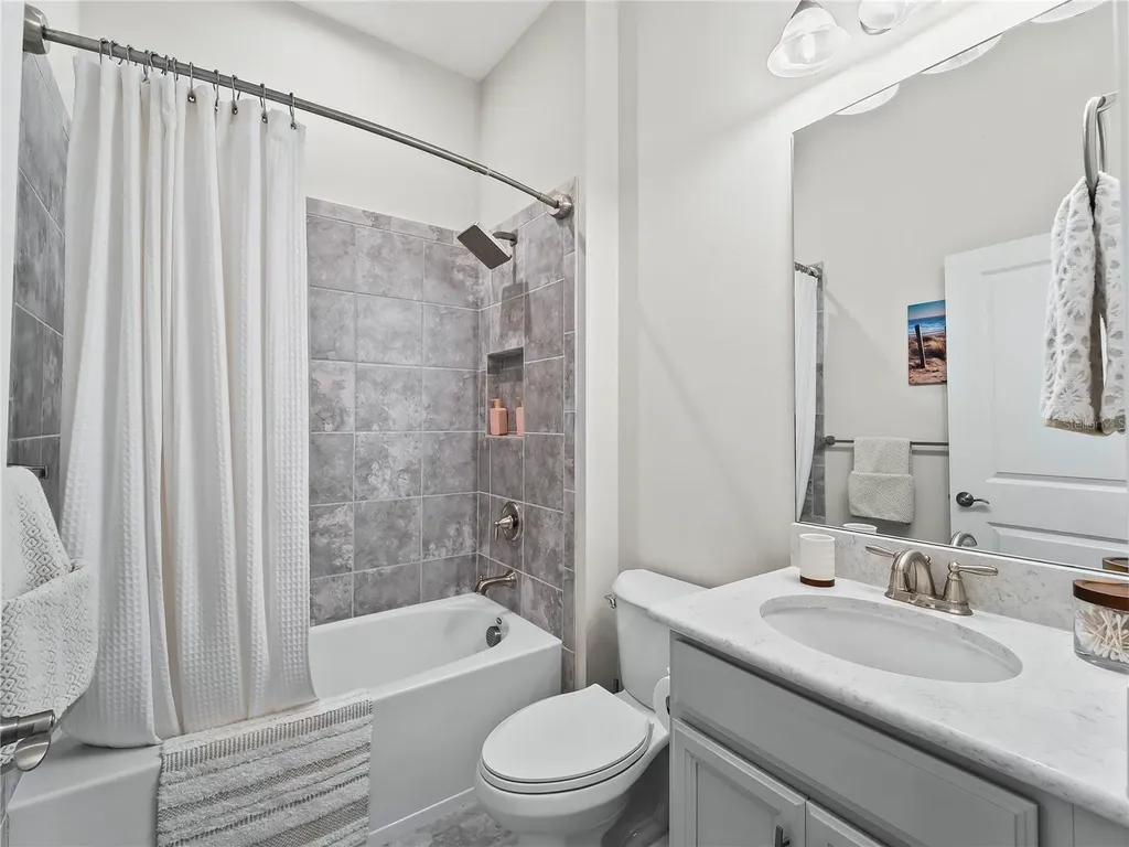 6249 Mesa Glen Bradenton FL 34203