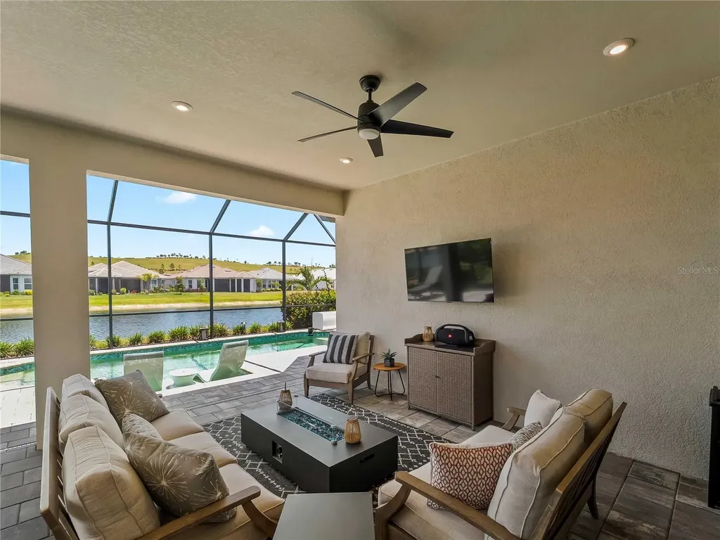 6249 Mesa Glen Bradenton FL 34203