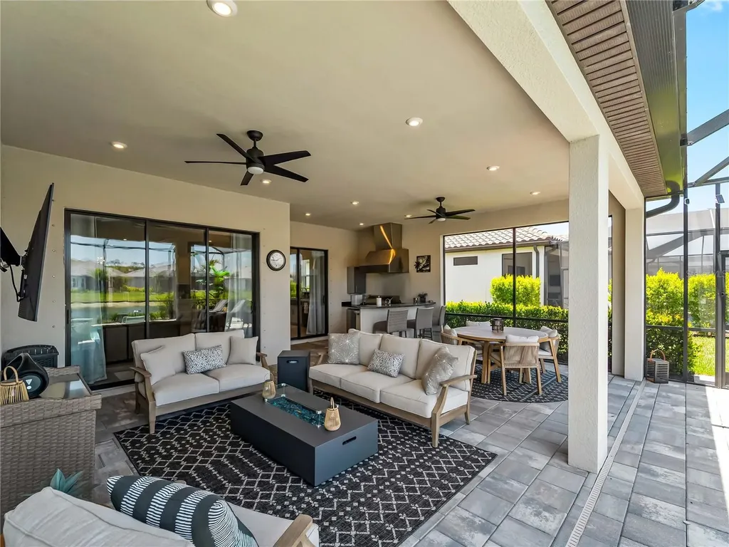 6249 Mesa Glen Bradenton FL 34203