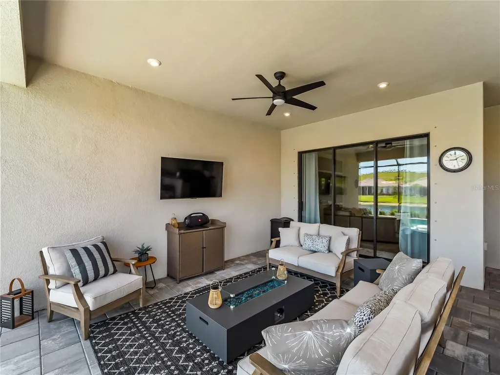 6249 Mesa Glen Bradenton FL 34203