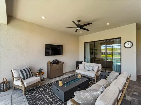 6249 Mesa Glen Bradenton FL 34203