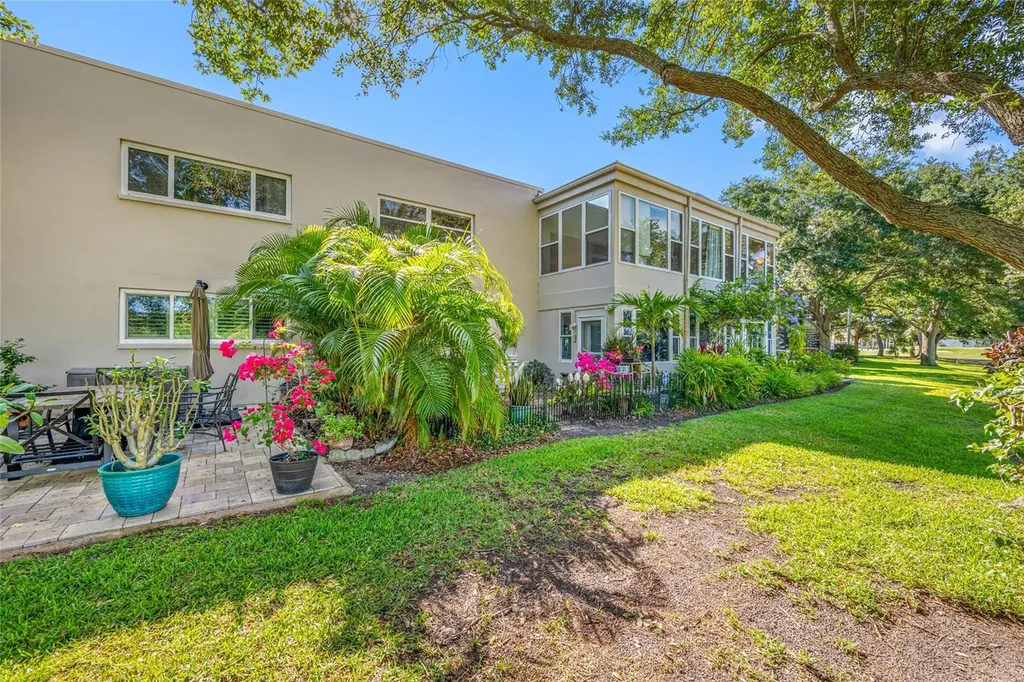 11 Country Club Drive Largo FL 33771