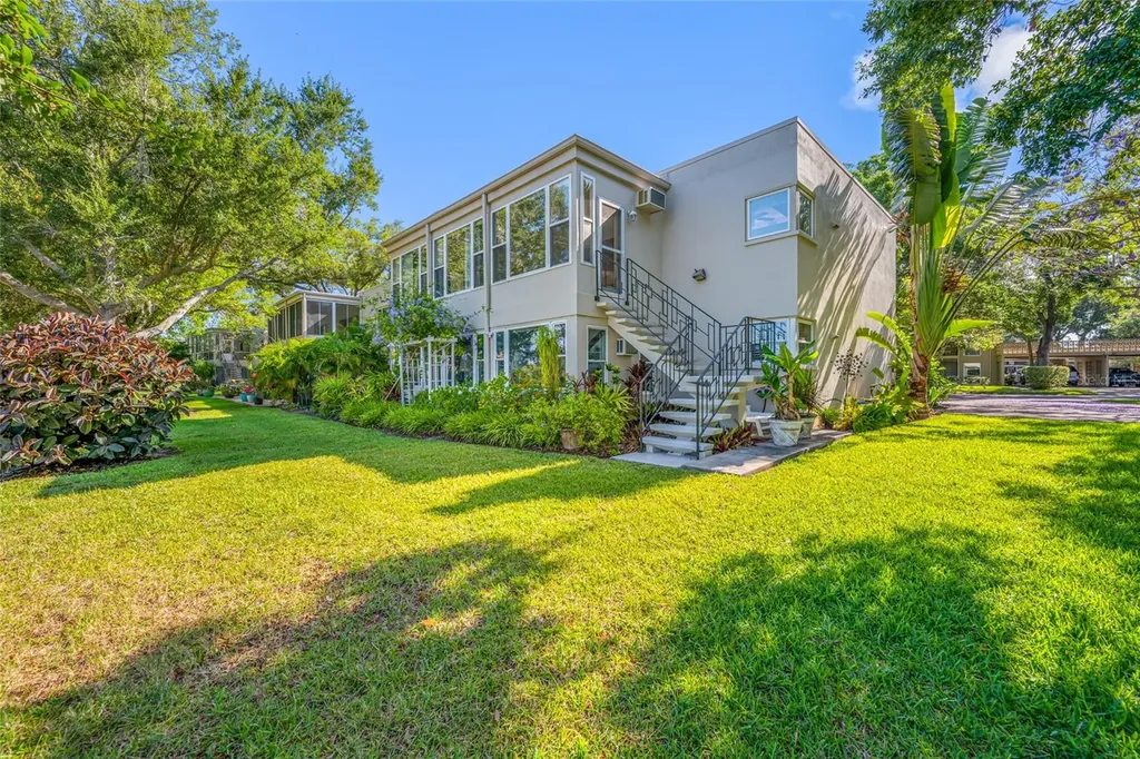 11 Country Club Drive Largo FL 33771