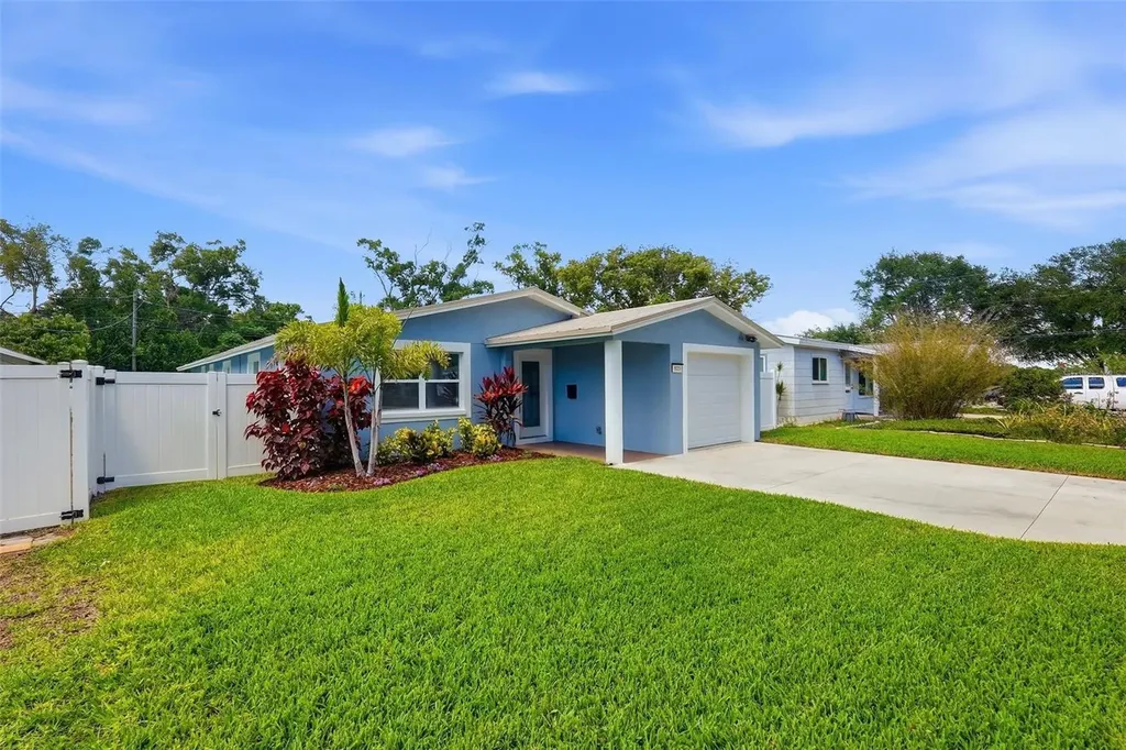 8015 28th Avenue N St Petersburg FL 33710