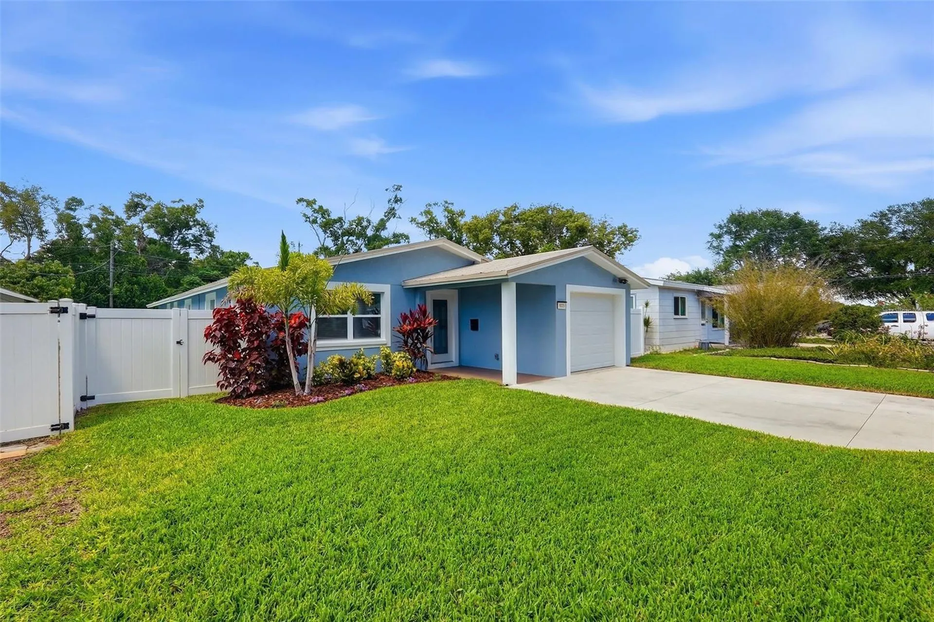8015 28th Avenue N St Petersburg FL 33710