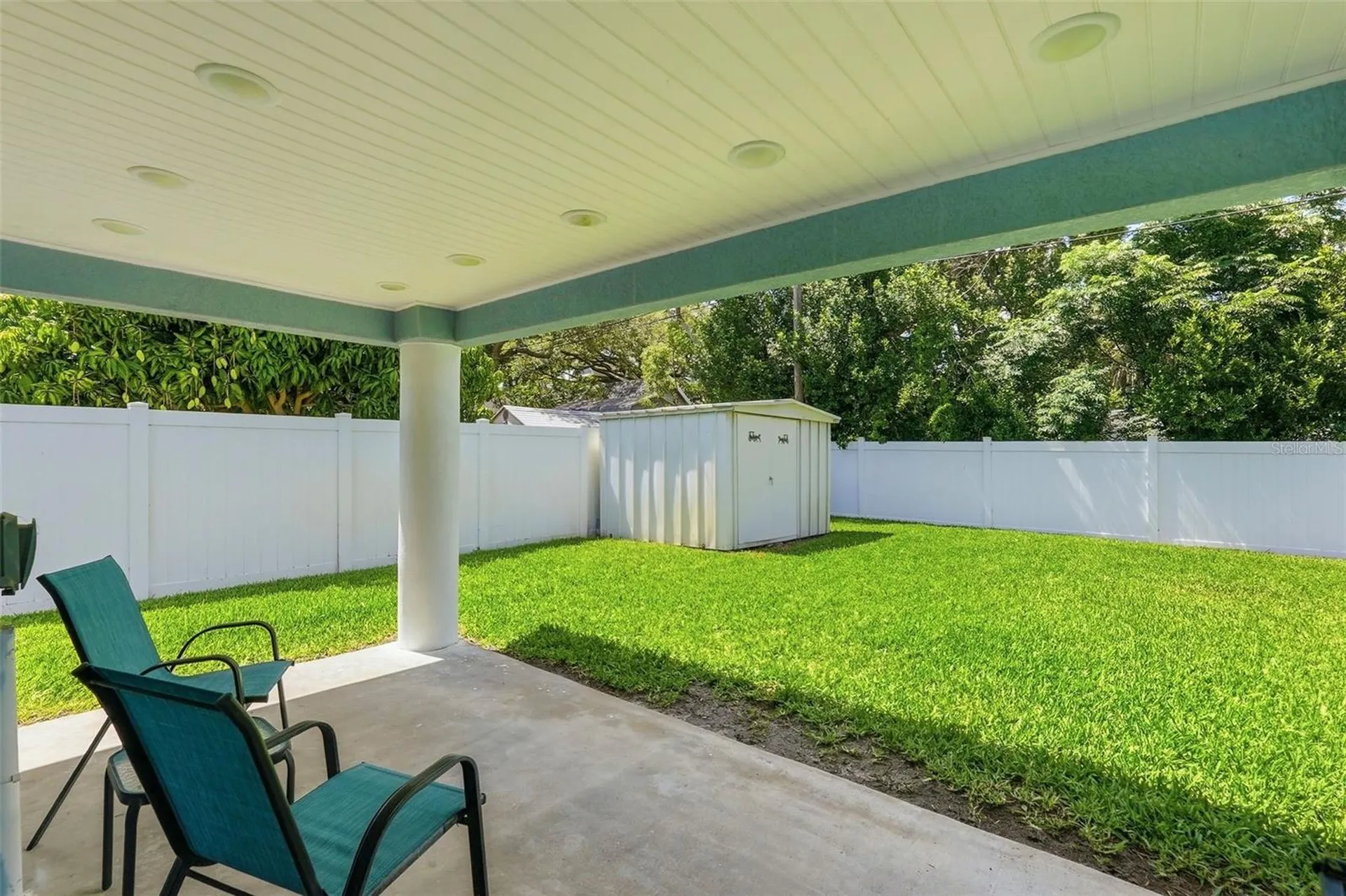 8015 28th Avenue N St Petersburg FL 33710