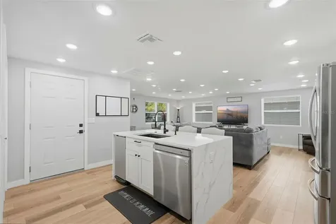 8015 28th Avenue N St Petersburg FL 33710