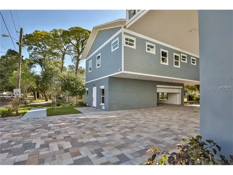 2204 Grant Street Tampa FL 33605