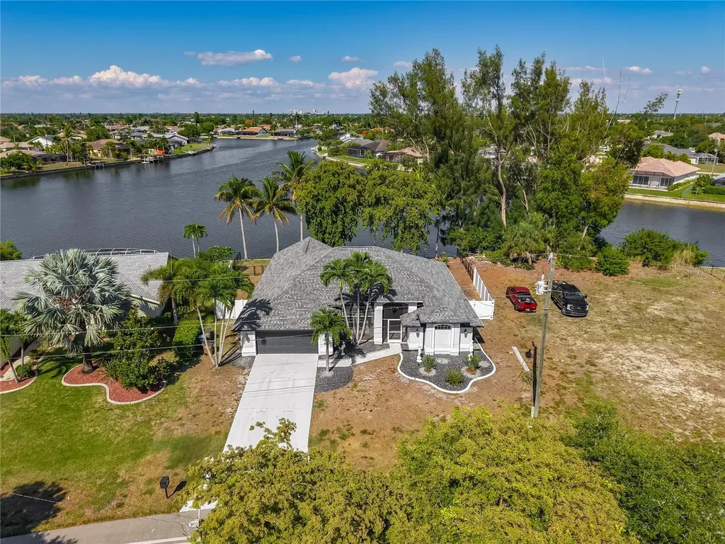 2503 Aviation Parkway Cape Coral FL 33904