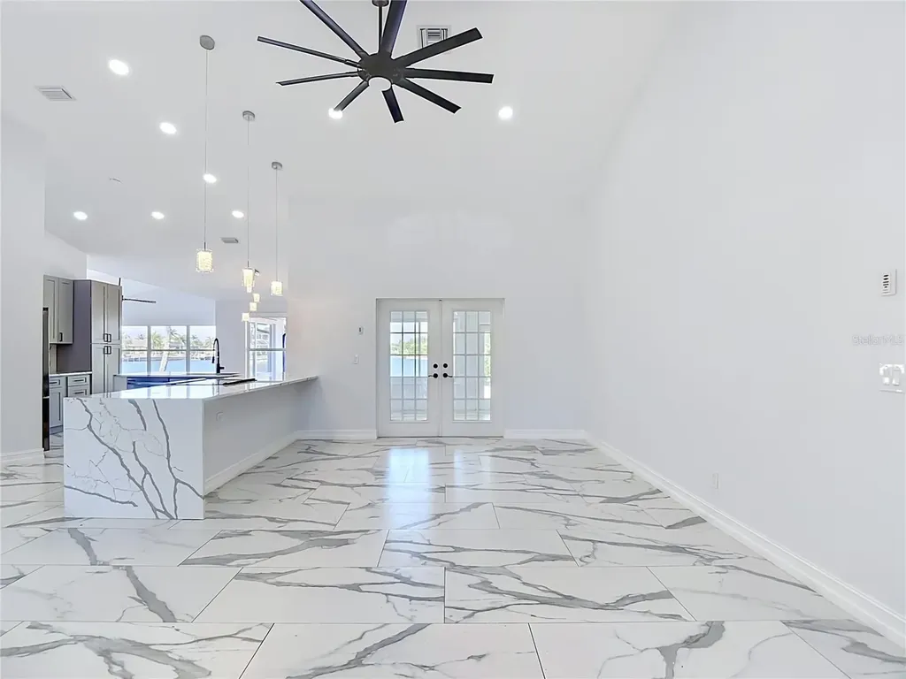 2503 Aviation Parkway Cape Coral FL 33904