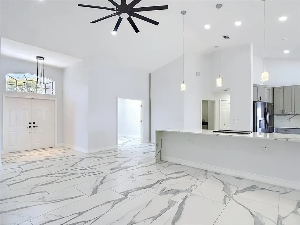 2503 Aviation Parkway Cape Coral FL 33904
