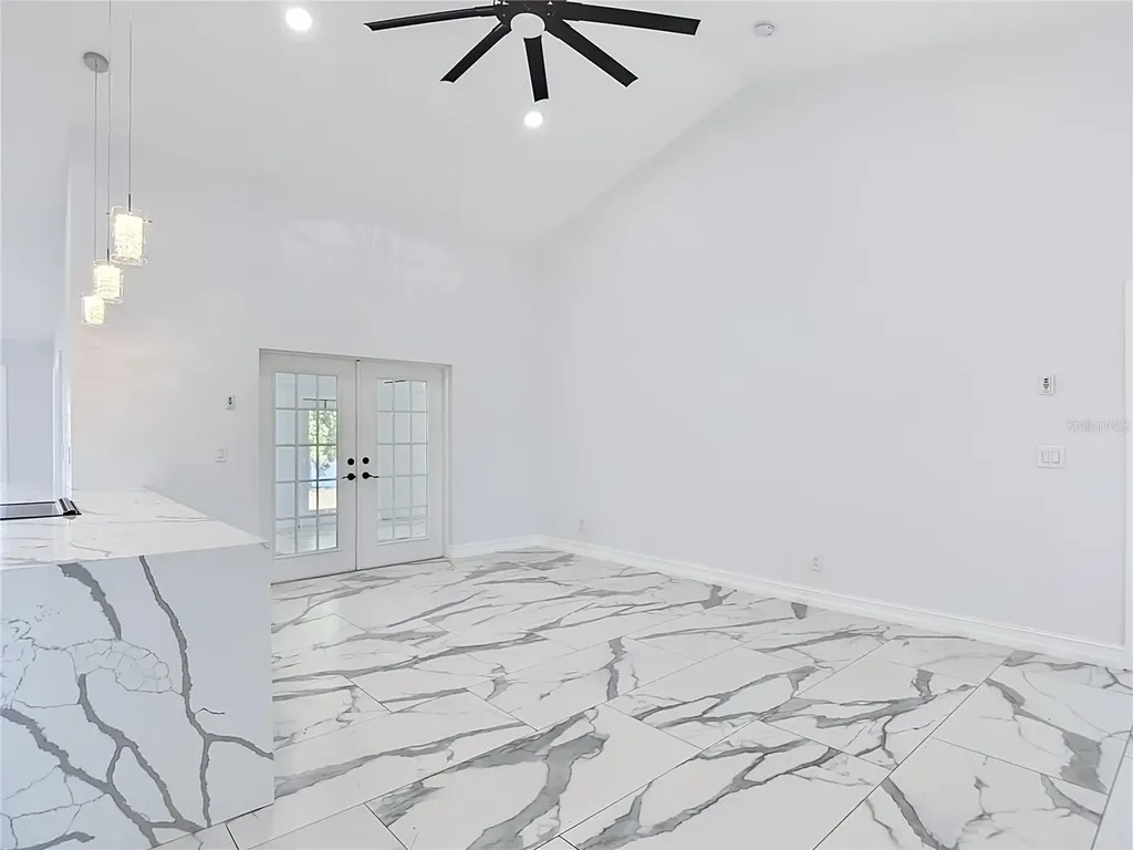 2503 Aviation Parkway Cape Coral FL 33904