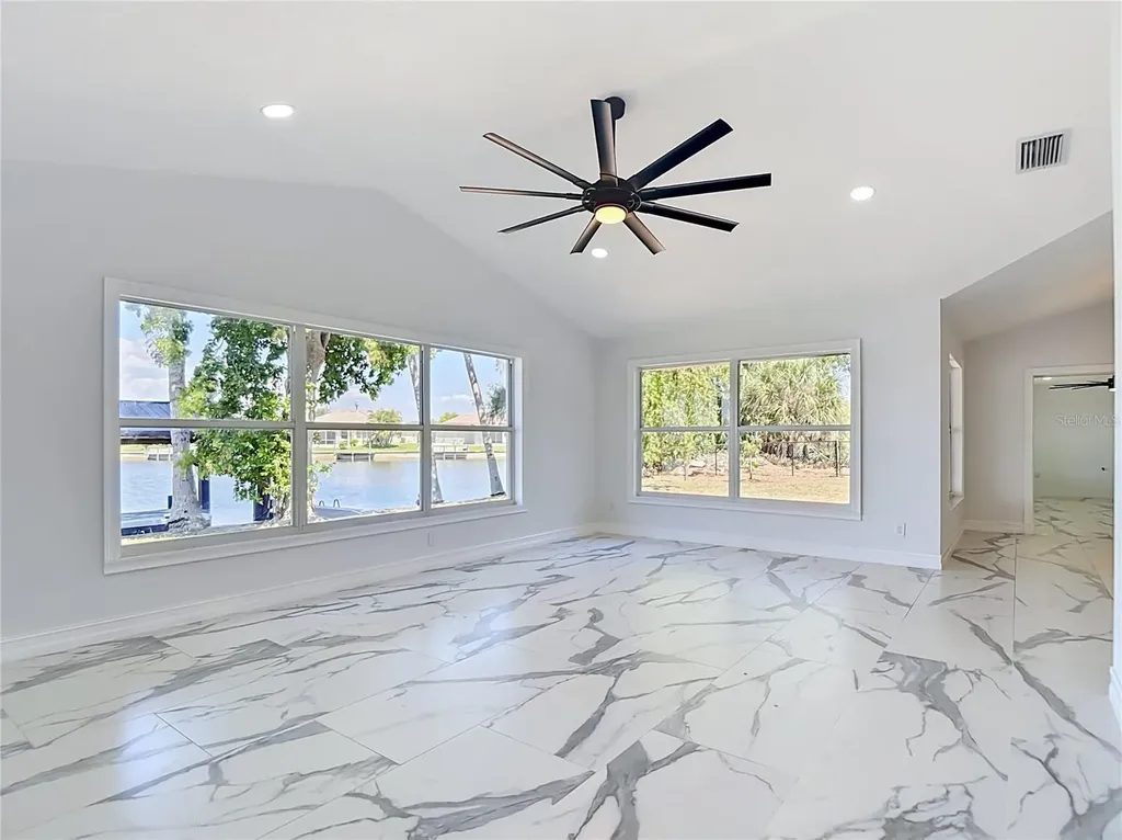 2503 Aviation Parkway Cape Coral FL 33904