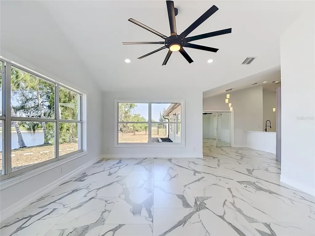2503 Aviation Parkway Cape Coral FL 33904