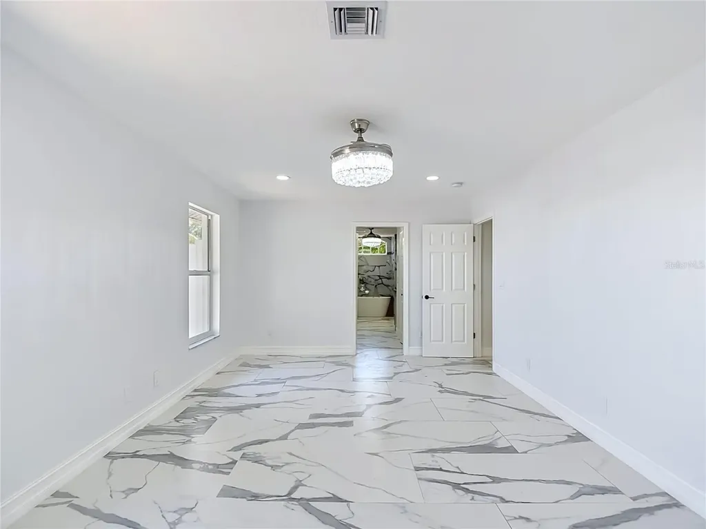 2503 Aviation Parkway Cape Coral FL 33904