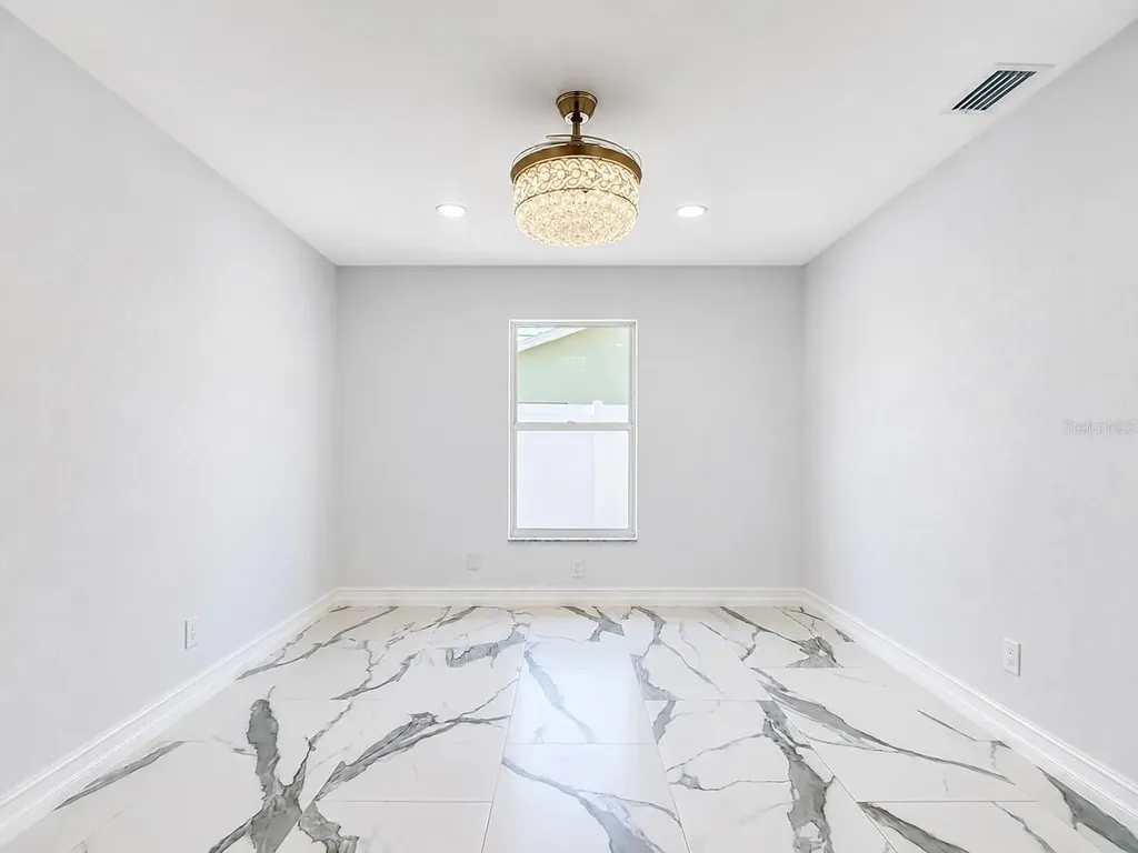 2503 Aviation Parkway Cape Coral FL 33904
