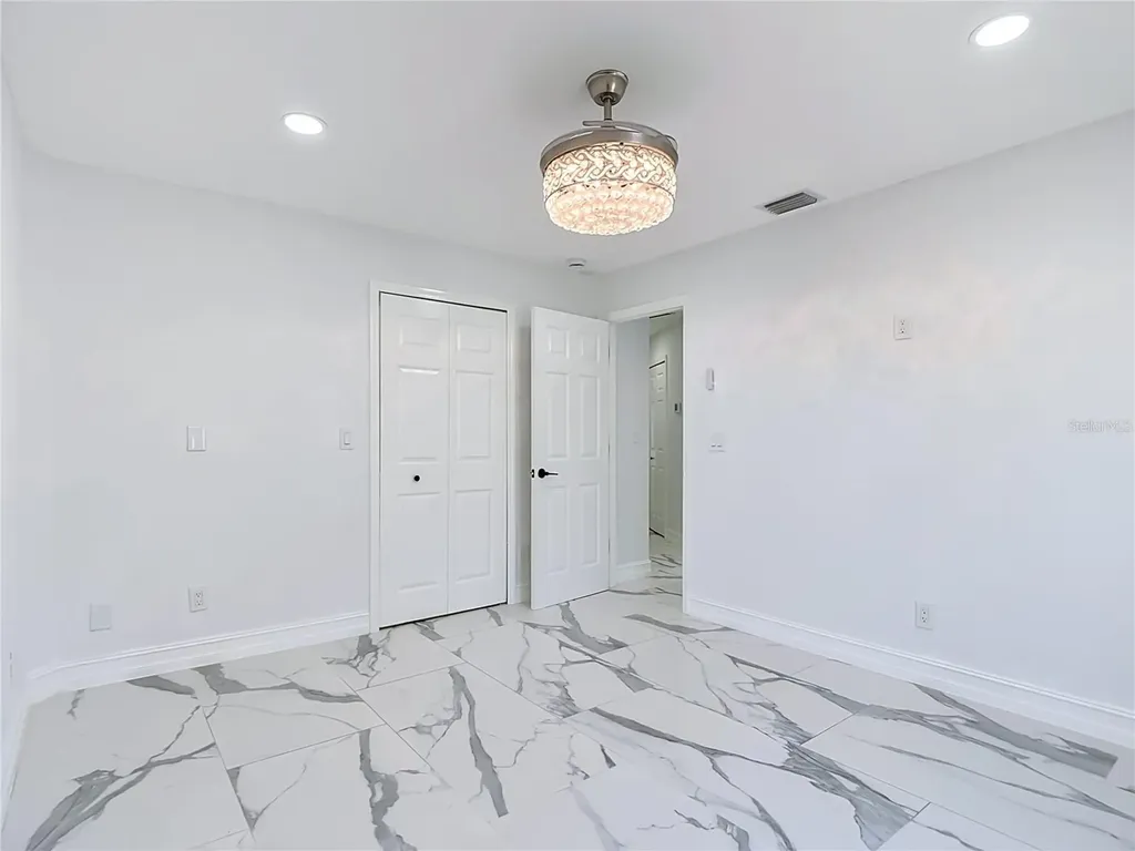 2503 Aviation Parkway Cape Coral FL 33904
