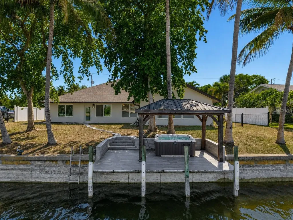 2503 Aviation Parkway Cape Coral FL 33904