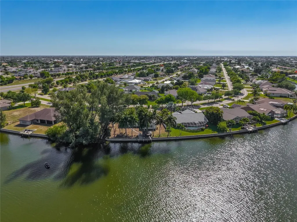 2503 Aviation Parkway Cape Coral FL 33904