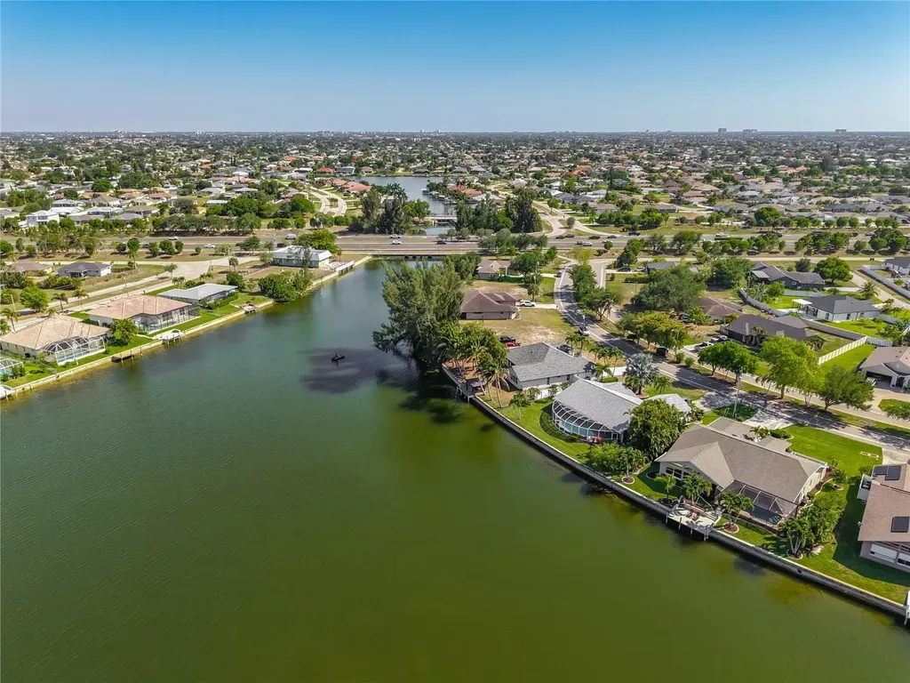 2503 Aviation Parkway Cape Coral FL 33904