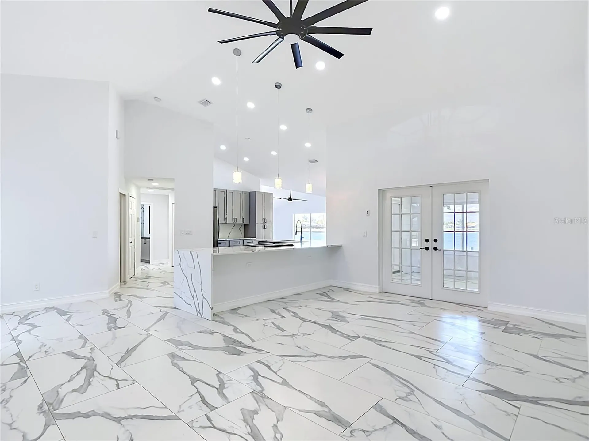 2503 Aviation Parkway Cape Coral FL 33904