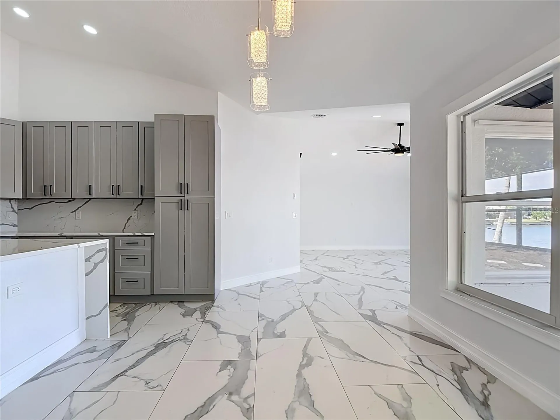 2503 Aviation Parkway Cape Coral FL 33904