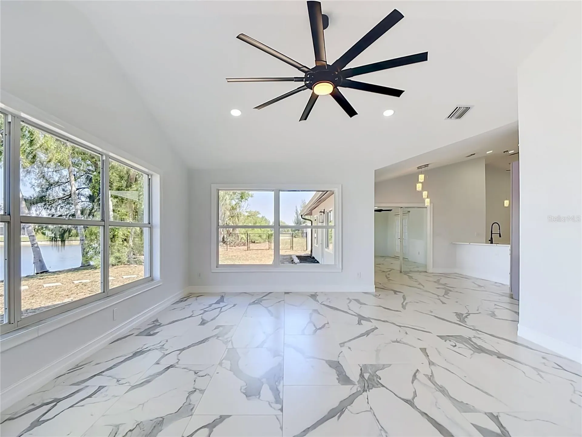 2503 Aviation Parkway Cape Coral FL 33904