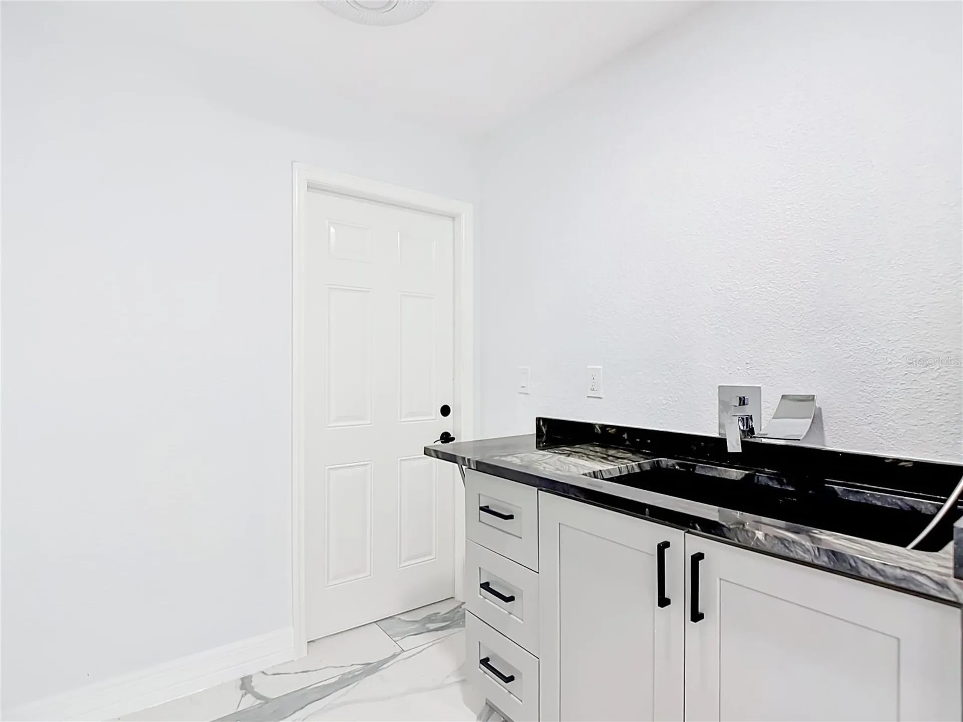 2503 Aviation Parkway Cape Coral FL 33904