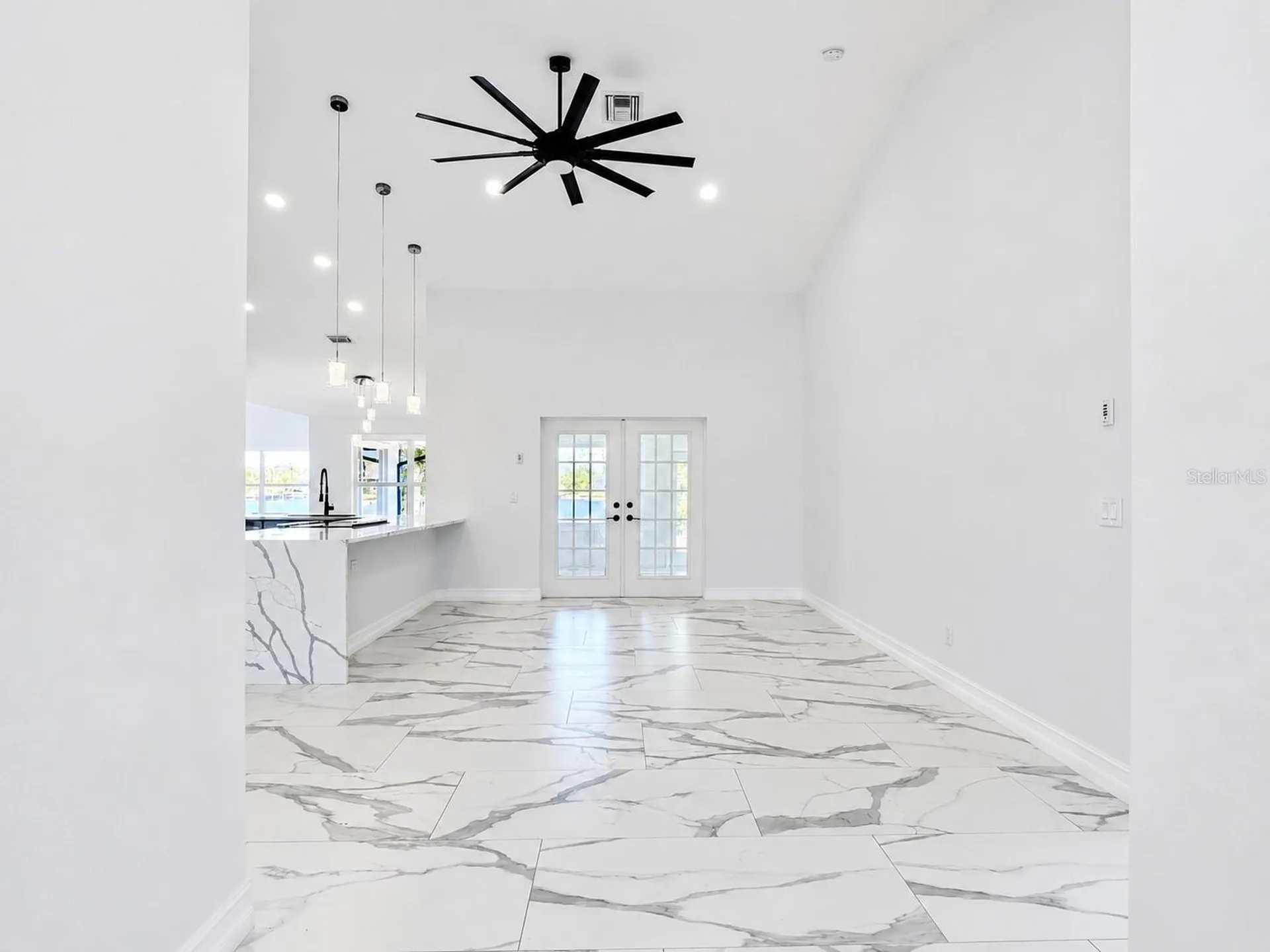 2503 Aviation Parkway Cape Coral FL 33904