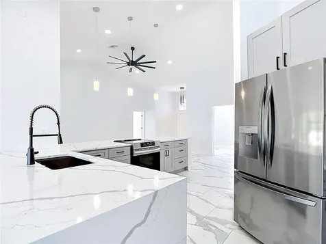 2503 Aviation Parkway Cape Coral FL 33904