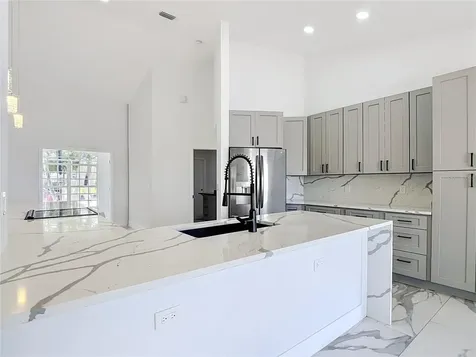 2503 Aviation Parkway Cape Coral FL 33904