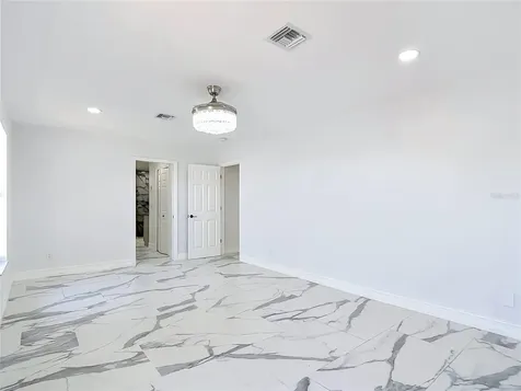 2503 Aviation Parkway Cape Coral FL 33904