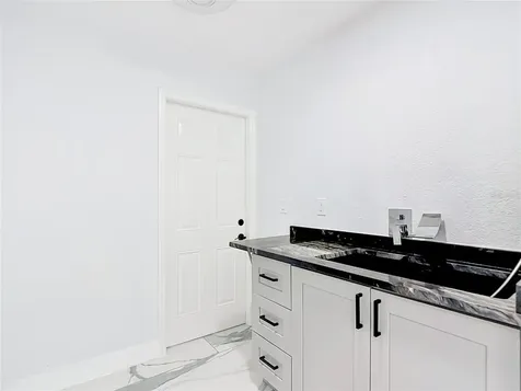 2503 Aviation Parkway Cape Coral FL 33904
