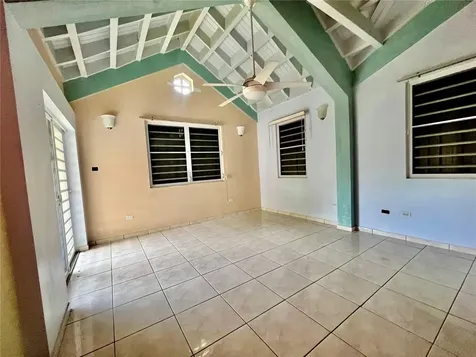 Urb. Naranjo Valley #45 Fajardo PR 00738