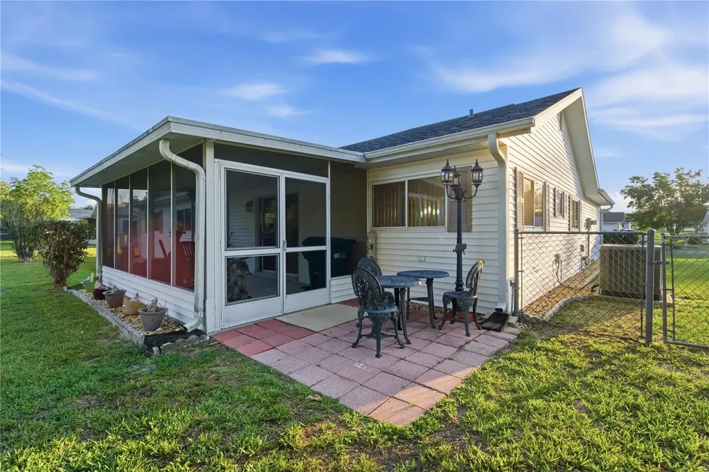 11241 SW 77th Court Ocala FL 34476
