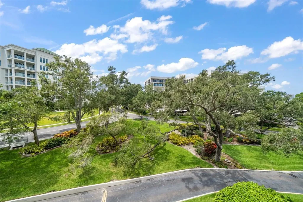 220 Belleview Boulevard Belleair FL 33756