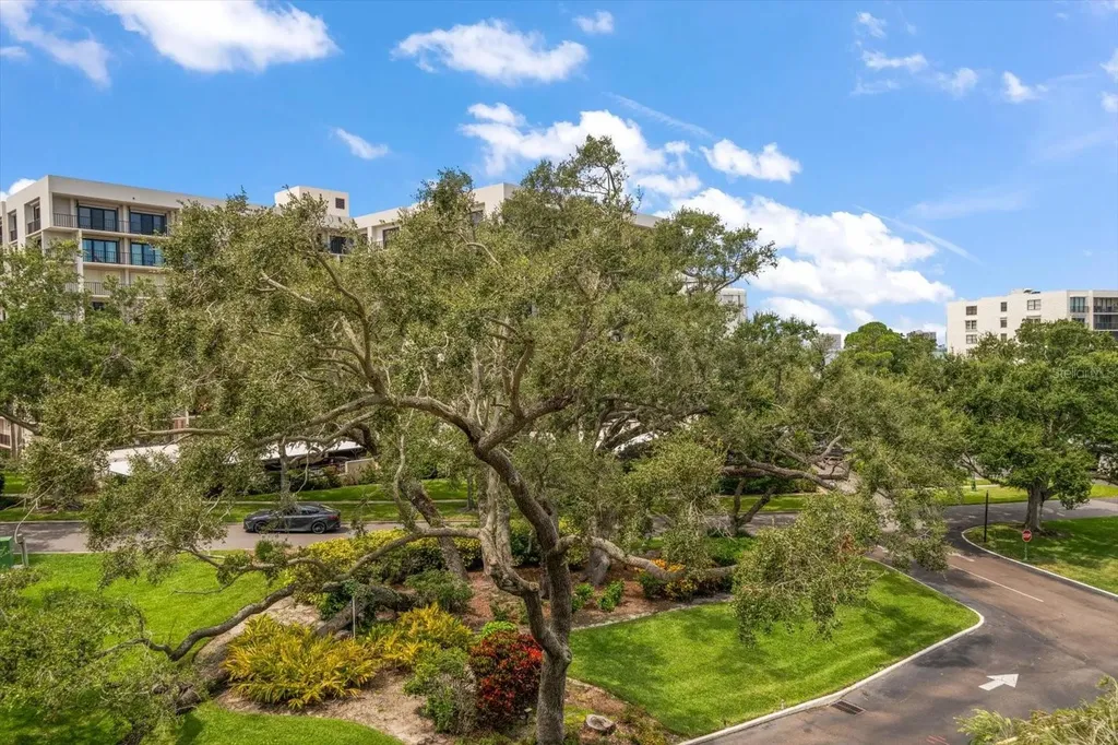 220 Belleview Boulevard Belleair FL 33756